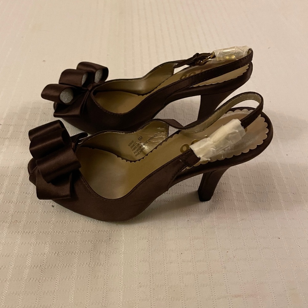 New! Open Box, Never Worn, Me Too Brown Satin Peep Toe Heels Size 6m